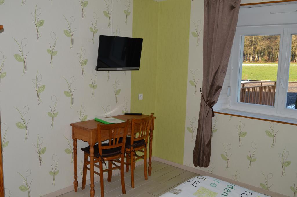 Chambres Et Table D'Hotes La Trottelee Bellefontaine  Pokój zdjęcie